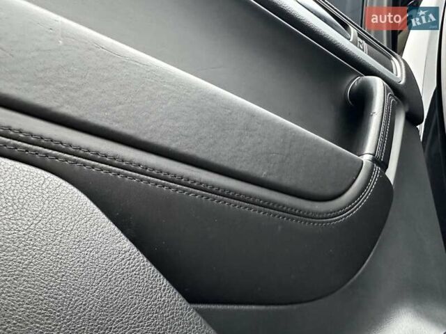 Черный Фольксваген Туарег, объемом двигателя 3 л и пробегом 225 тыс. км за 15650 $, фото 62 на Automoto.ua