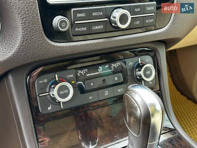 Чорний Фольксваген Туарег, об'ємом двигуна 2.97 л та пробігом 318 тис. км за 15999 $, фото 22 на Automoto.ua