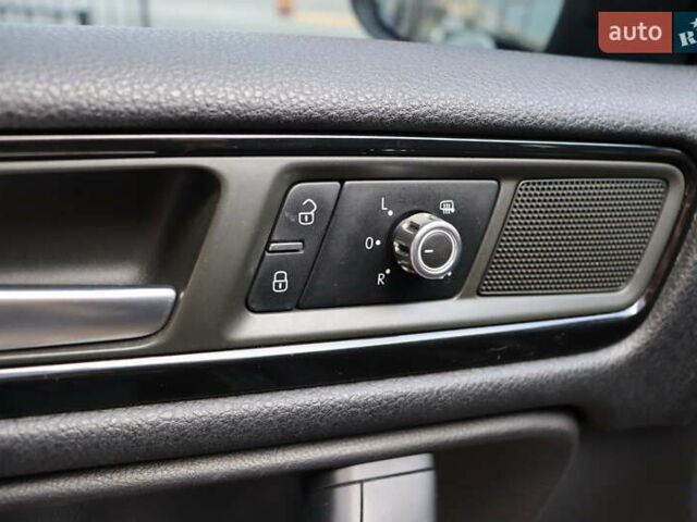 Черный Фольксваген Туарег, объемом двигателя 3 л и пробегом 284 тыс. км за 17800 $, фото 14 на Automoto.ua