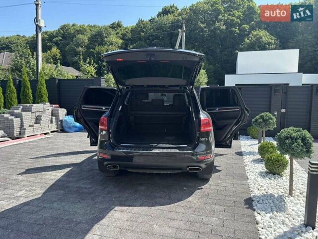 Черный Фольксваген Туарег, объемом двигателя 2.97 л и пробегом 273 тыс. км за 19300 $, фото 2 на Automoto.ua