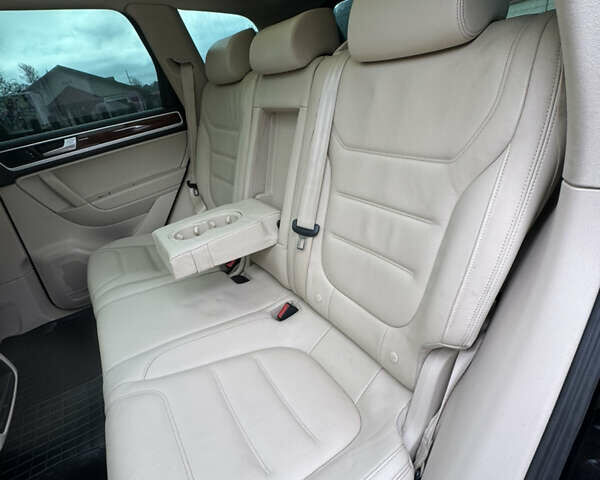 Черный Фольксваген Туарег, объемом двигателя 2.97 л и пробегом 310 тыс. км за 15200 $, фото 41 на Automoto.ua