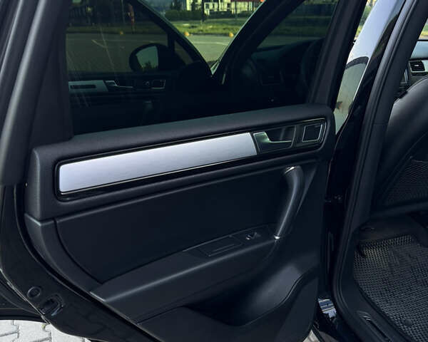 Чорний Фольксваген Туарег, об'ємом двигуна 2.97 л та пробігом 277 тис. км за 23300 $, фото 15 на Automoto.ua