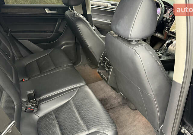 Чорний Фольксваген Туарег, об'ємом двигуна 2.97 л та пробігом 238 тис. км за 21800 $, фото 40 на Automoto.ua