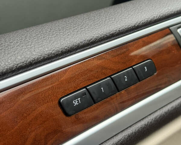 Черный Фольксваген Туарег, объемом двигателя 2.97 л и пробегом 310 тыс. км за 15200 $, фото 49 на Automoto.ua