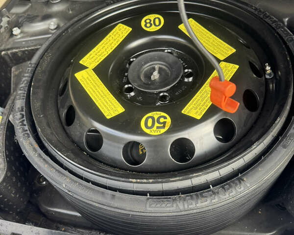 Черный Фольксваген Туарег, объемом двигателя 2.97 л и пробегом 310 тыс. км за 15200 $, фото 59 на Automoto.ua