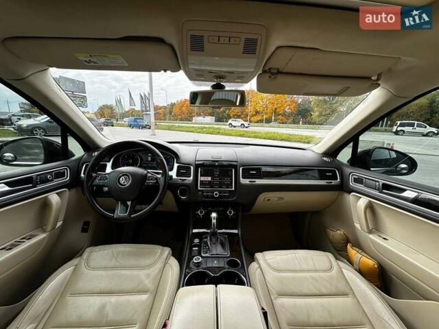 Чорний Фольксваген Туарег, об'ємом двигуна 2.97 л та пробігом 318 тис. км за 15999 $, фото 31 на Automoto.ua
