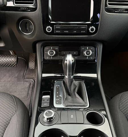 Чорний Фольксваген Туарег, об'ємом двигуна 2.97 л та пробігом 238 тис. км за 17300 $, фото 29 на Automoto.ua