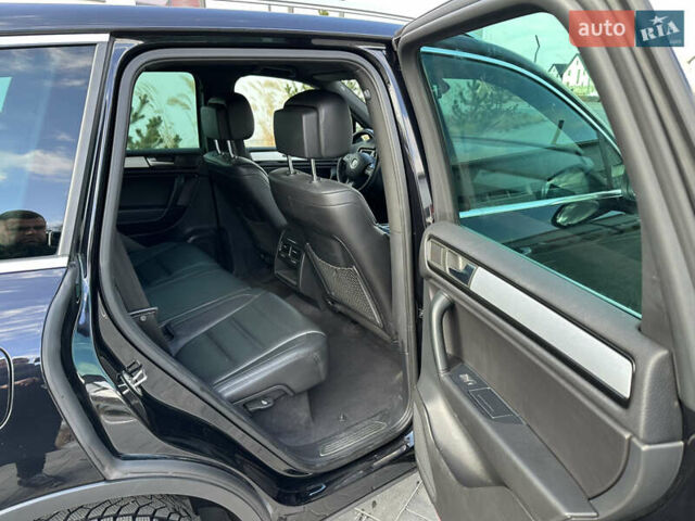 Чорний Фольксваген Туарег, об'ємом двигуна 2.97 л та пробігом 318 тис. км за 17300 $, фото 8 на Automoto.ua
