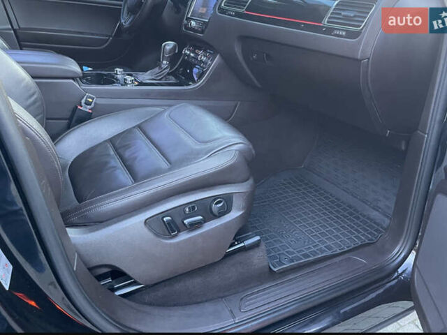 Чорний Фольксваген Туарег, об'ємом двигуна 2.97 л та пробігом 268 тис. км за 18000 $, фото 8 на Automoto.ua