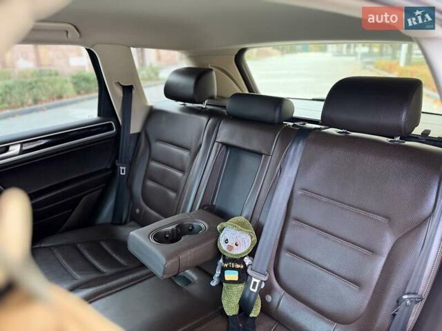 Чорний Фольксваген Туарег, об'ємом двигуна 2.97 л та пробігом 283 тис. км за 18500 $, фото 12 на Automoto.ua