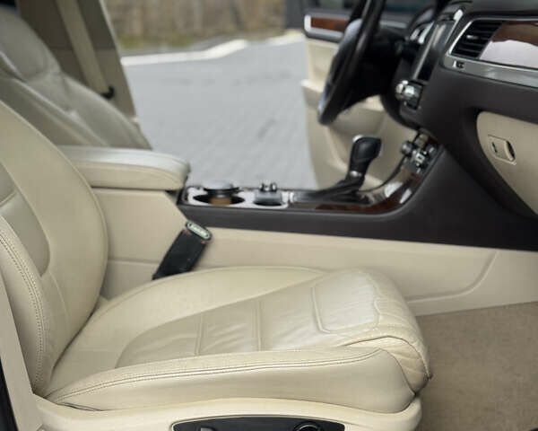 Черный Фольксваген Туарег, объемом двигателя 2.97 л и пробегом 310 тыс. км за 15200 $, фото 47 на Automoto.ua