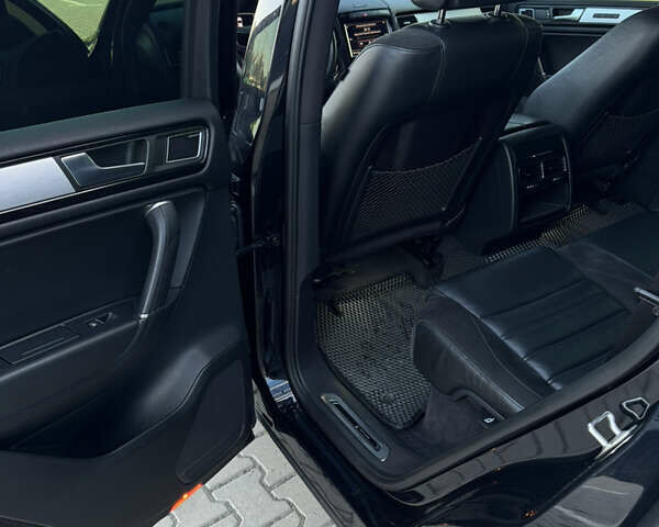 Чорний Фольксваген Туарег, об'ємом двигуна 2.97 л та пробігом 277 тис. км за 23300 $, фото 13 на Automoto.ua