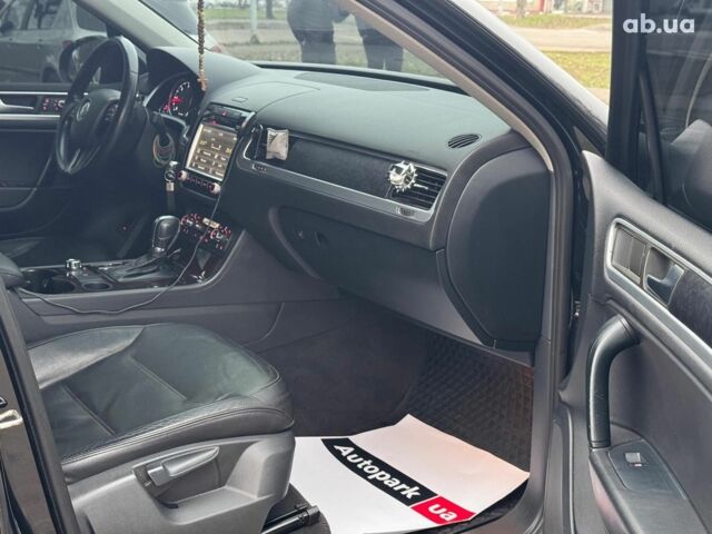 Черный Фольксваген Туарег, объемом двигателя 3 л и пробегом 308 тыс. км за 16490 $, фото 15 на Automoto.ua