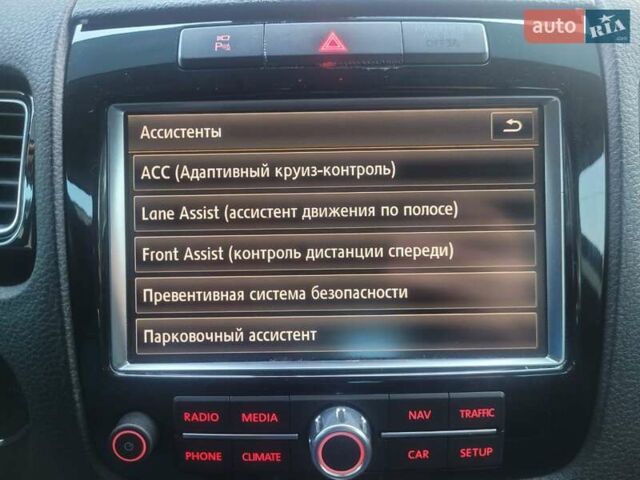 Чорний Фольксваген Туарег, об'ємом двигуна 2.97 л та пробігом 402 тис. км за 20000 $, фото 46 на Automoto.ua