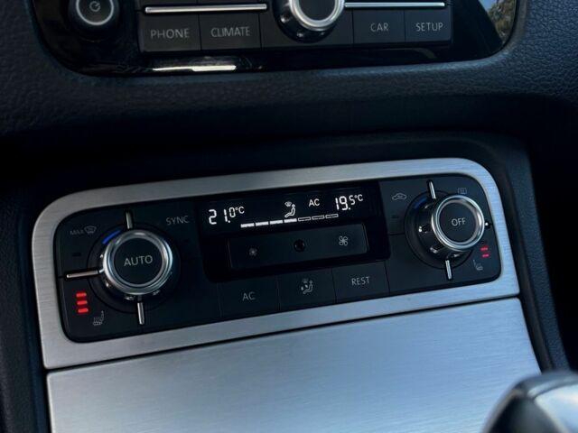 Чорний Фольксваген Туарег, об'ємом двигуна 3 л та пробігом 275 тис. км за 17900 $, фото 21 на Automoto.ua