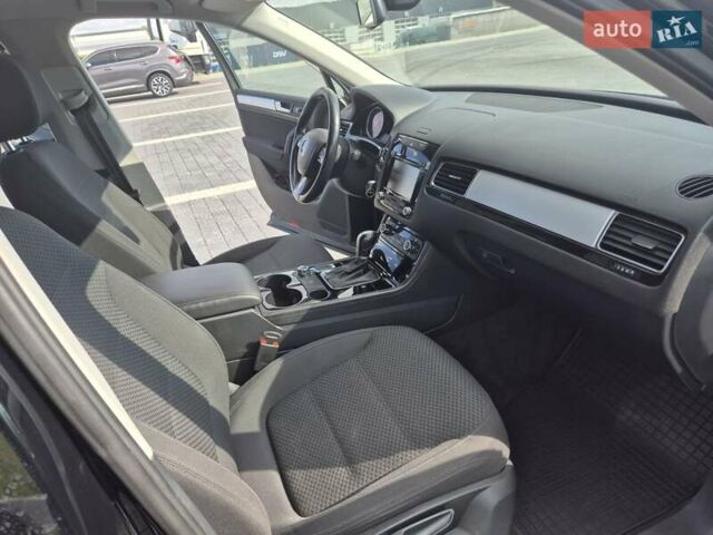 Чорний Фольксваген Туарег, об'ємом двигуна 2.97 л та пробігом 196 тис. км за 18500 $, фото 13 на Automoto.ua