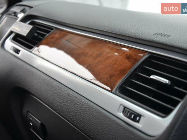 Черный Фольксваген Туарег, объемом двигателя 2.97 л и пробегом 267 тыс. км за 16450 $, фото 68 на Automoto.ua