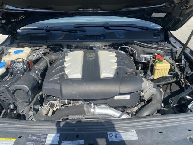 Черный Фольксваген Туарег, объемом двигателя 3 л и пробегом 315 тыс. км за 14850 $, фото 8 на Automoto.ua