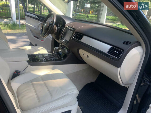 Чорний Фольксваген Туарег, об'ємом двигуна 3 л та пробігом 269 тис. км за 19999 $, фото 15 на Automoto.ua