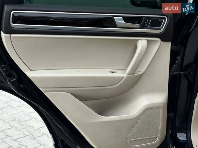 Чорний Фольксваген Туарег, об'ємом двигуна 2.97 л та пробігом 318 тис. км за 15999 $, фото 28 на Automoto.ua