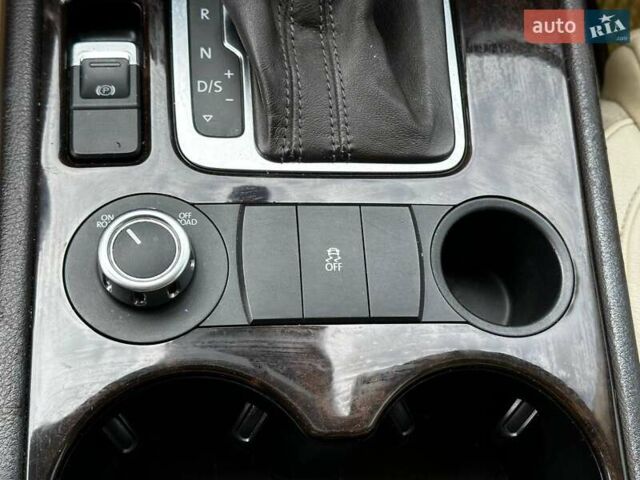 Чорний Фольксваген Туарег, об'ємом двигуна 2.97 л та пробігом 318 тис. км за 15999 $, фото 24 на Automoto.ua