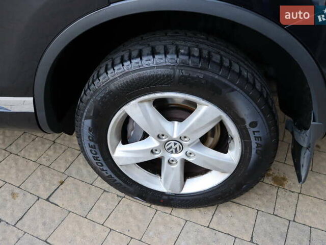 Черный Фольксваген Туарег, объемом двигателя 3 л и пробегом 284 тыс. км за 17800 $, фото 3 на Automoto.ua