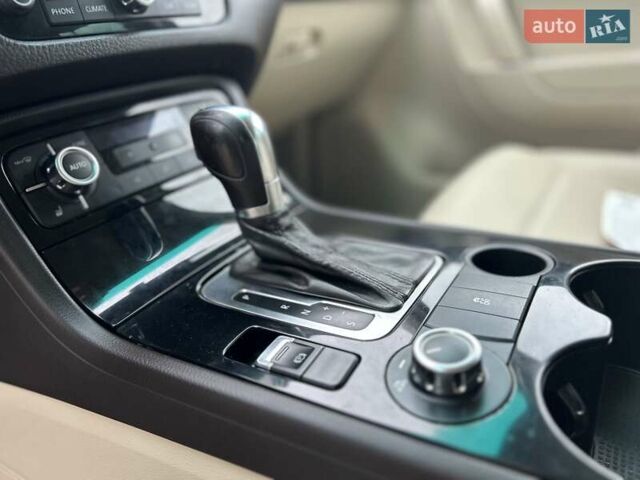 Черный Фольксваген Туарег, объемом двигателя 2.97 л и пробегом 299 тыс. км за 18700 $, фото 25 на Automoto.ua