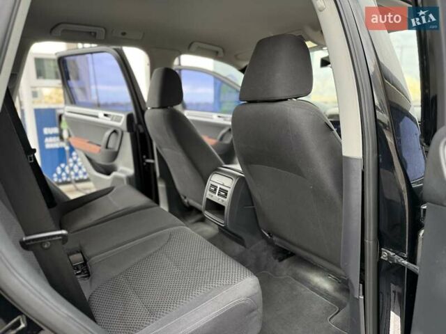 Черный Фольксваген Туарег, объемом двигателя 3 л и пробегом 207 тыс. км за 15700 $, фото 25 на Automoto.ua