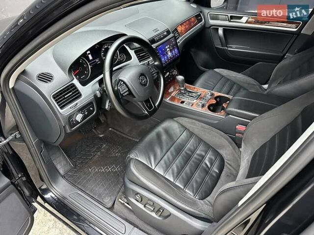 Черный Фольксваген Туарег, объемом двигателя 3 л и пробегом 225 тыс. км за 15650 $, фото 30 на Automoto.ua