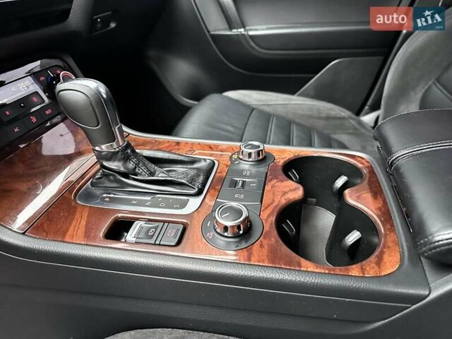 Черный Фольксваген Туарег, объемом двигателя 3 л и пробегом 225 тыс. км за 15650 $, фото 40 на Automoto.ua