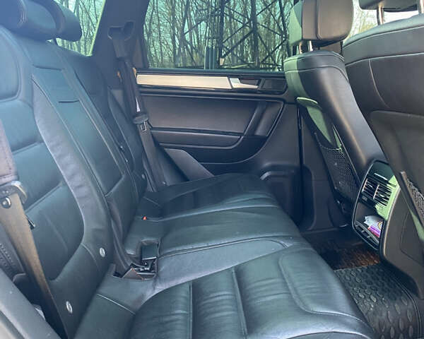 Чорний Фольксваген Туарег, об'ємом двигуна 2.97 л та пробігом 230 тис. км за 22500 $, фото 21 на Automoto.ua