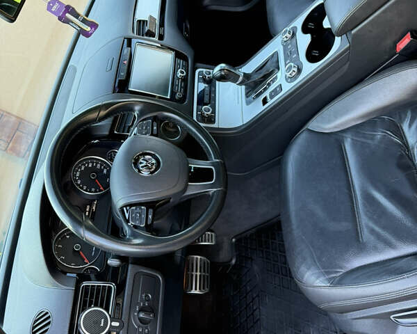 Фольксваген Туарег 2013 в Черновцах на Automoto.ua Черный Фольксваген Туарег, объемом двигателя 2.97 л и пробегом 276 тыс. км за 18900 $, фото 41 на Automoto.ua