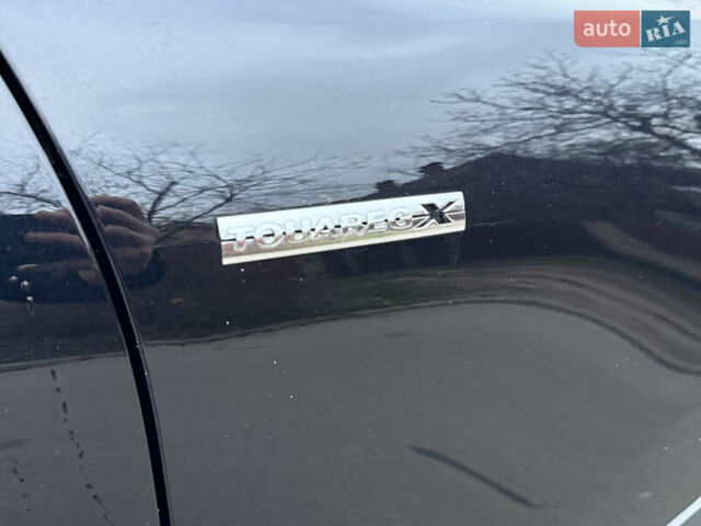 Чорний Фольксваген Туарег, об'ємом двигуна 4.13 л та пробігом 258 тис. км за 28500 $, фото 27 на Automoto.ua