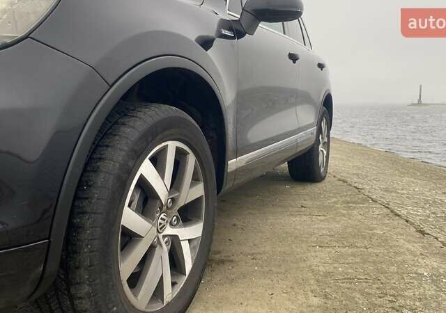 Черный Фольксваген Туарег, объемом двигателя 2.97 л и пробегом 348 тыс. км за 19500 $, фото 62 на Automoto.ua