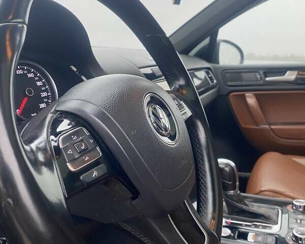 Черный Фольксваген Туарег, объемом двигателя 2.97 л и пробегом 348 тыс. км за 19500 $, фото 54 на Automoto.ua