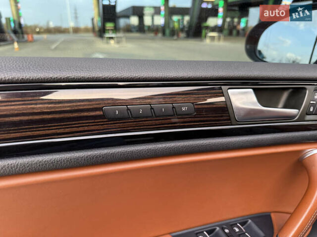 Черный Фольксваген Туарег, объемом двигателя 3 л и пробегом 275 тыс. км за 20999 $, фото 17 на Automoto.ua