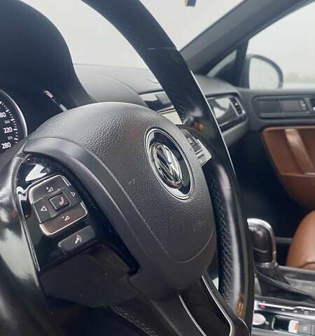 Черный Фольксваген Туарег, объемом двигателя 2.97 л и пробегом 348 тыс. км за 19500 $, фото 74 на Automoto.ua