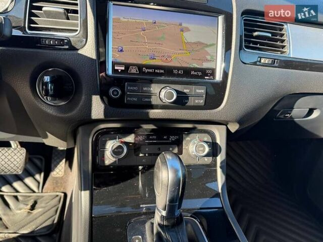 Черный Фольксваген Туарег, объемом двигателя 2.97 л и пробегом 298 тыс. км за 20799 $, фото 9 на Automoto.ua