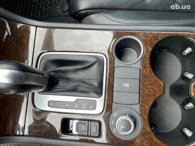 Чорний Фольксваген Туарег, об'ємом двигуна 3 л та пробігом 197 тис. км за 27490 $, фото 30 на Automoto.ua