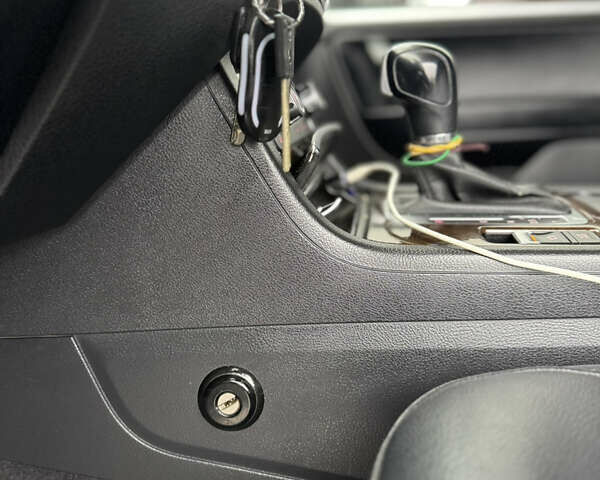 Черный Фольксваген Туарег, объемом двигателя 2.97 л и пробегом 157 тыс. км за 24500 $, фото 12 на Automoto.ua