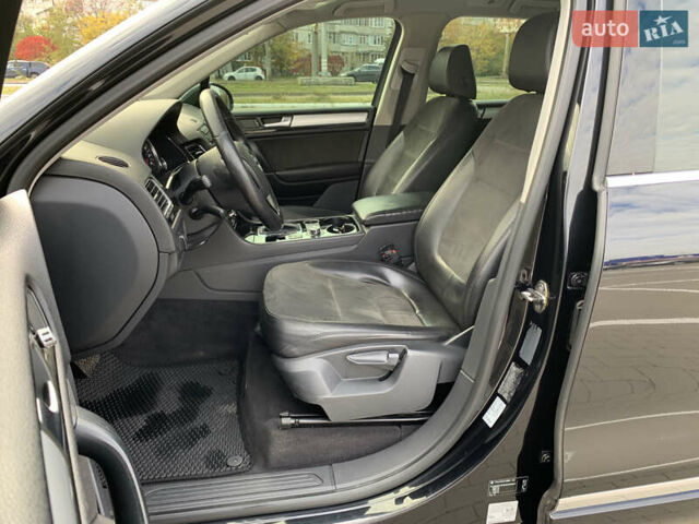 Чорний Фольксваген Туарег, об'ємом двигуна 2.97 л та пробігом 325 тис. км за 19500 $, фото 10 на Automoto.ua