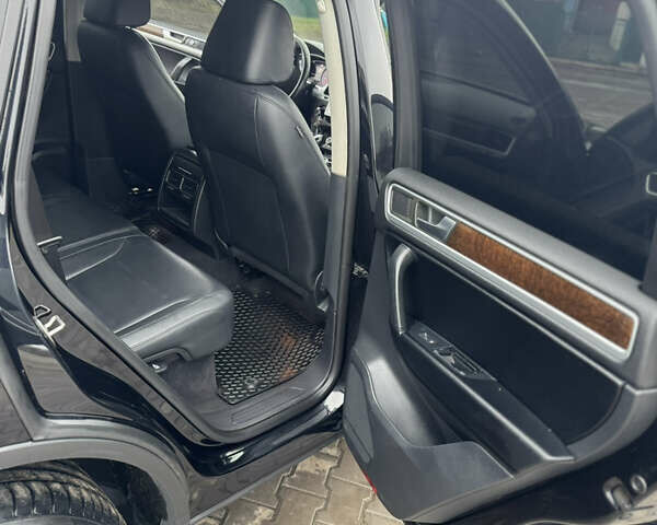 Черный Фольксваген Туарег, объемом двигателя 2.97 л и пробегом 157 тыс. км за 24500 $, фото 9 на Automoto.ua