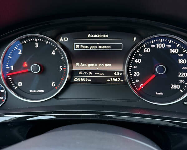 Чорний Фольксваген Туарег, об'ємом двигуна 4.13 л та пробігом 258 тис. км за 28500 $, фото 38 на Automoto.ua