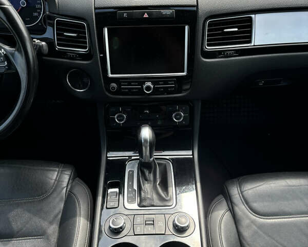 Черный Фольксваген Туарег, объемом двигателя 2.97 л и пробегом 292 тыс. км за 23199 $, фото 14 на Automoto.ua