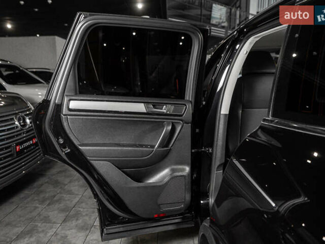 Чорний Фольксваген Туарег, об'ємом двигуна 2.97 л та пробігом 163 тис. км за 21900 $, фото 33 на Automoto.ua