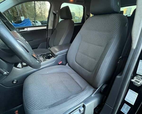 Черный Фольксваген Туарег, объемом двигателя 2.97 л и пробегом 259 тыс. км за 15900 $, фото 14 на Automoto.ua