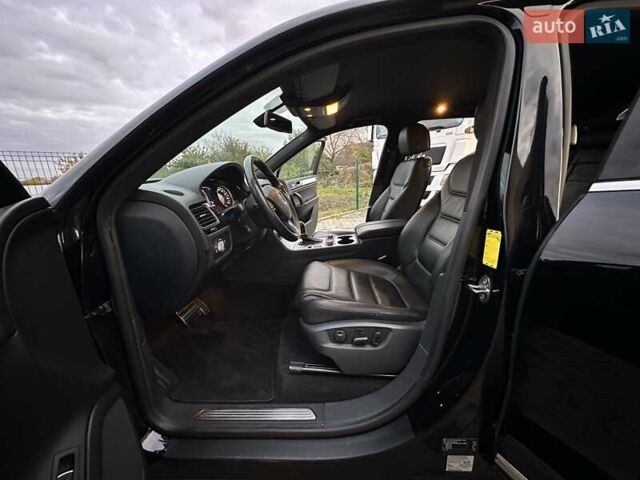 Фольксваген Туарег 2013 в Луцке на Automoto.ua Черный Фольксваген Туарег, объемом двигателя 2.97 л и пробегом 227 тыс. км за 22900 $, фото 8 на Automoto.ua