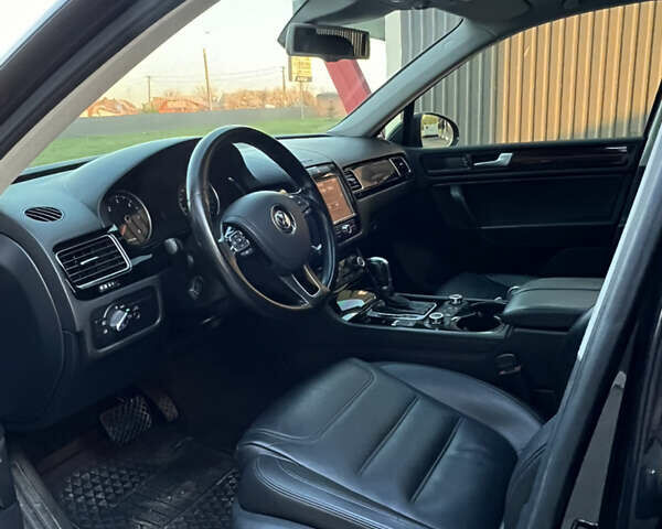 Черный Фольксваген Туарег, объемом двигателя 3 л и пробегом 270 тыс. км за 23200 $, фото 9 на Automoto.ua