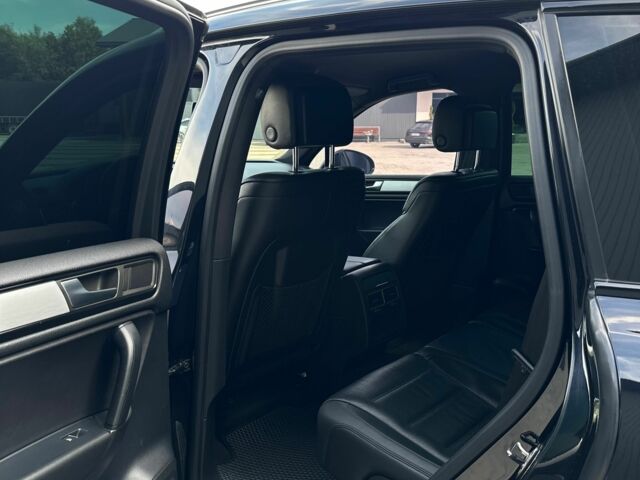 Фольксваген Туарег 2013 в Иршава на Automoto.ua Черный Фольксваген Туарег, объемом двигателя 3 л и пробегом 293 тыс. км за 20500 $, фото 9 на Automoto.ua