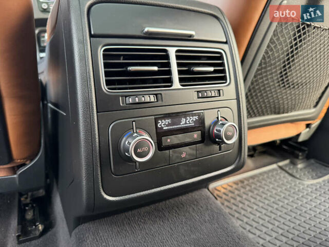 Черный Фольксваген Туарег, объемом двигателя 3 л и пробегом 275 тыс. км за 20999 $, фото 39 на Automoto.ua